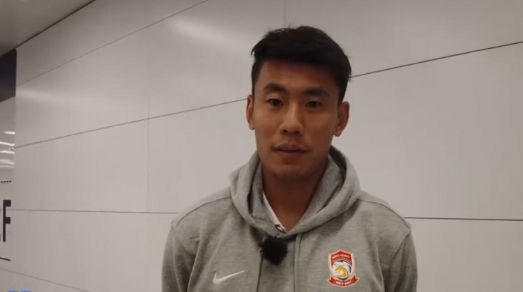 张呈栋：西海岸迪拜冬训达到磨合效果，要为青岛奉献更多精彩比赛
