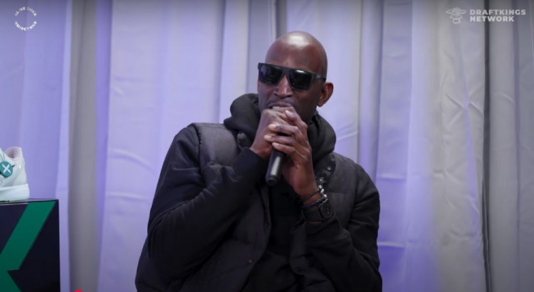 KG：00年在奥运村1万个避孕套30秒就抢光了 NBA不让香蕉视频IOS版在那过夜